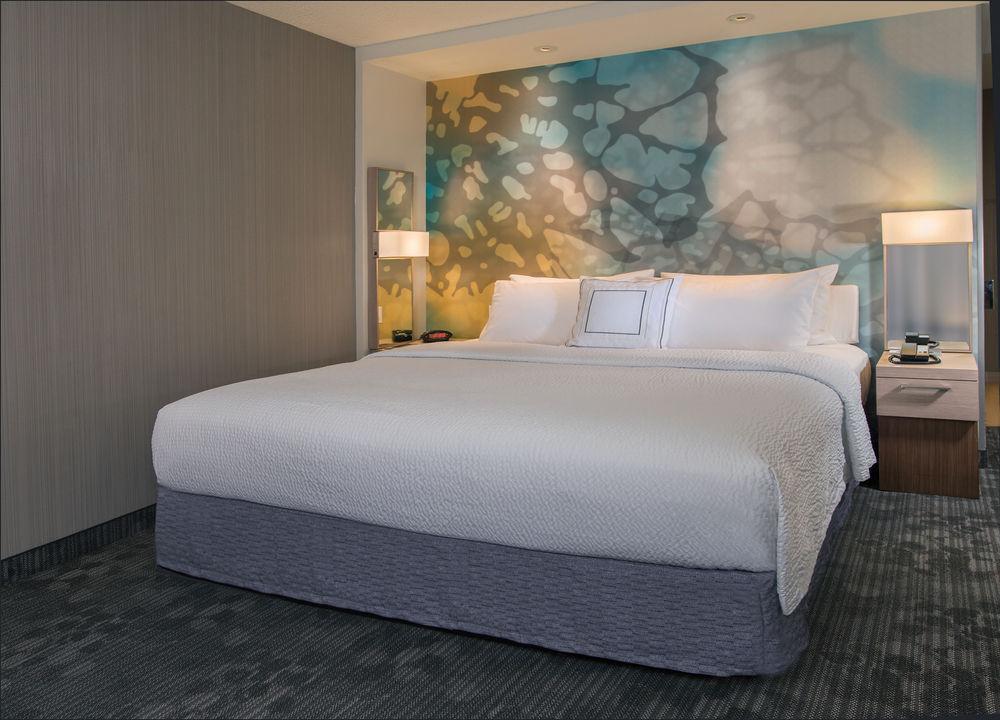 מלון Courtyard By Marriott לנסינג מראה חיצוני תמונה