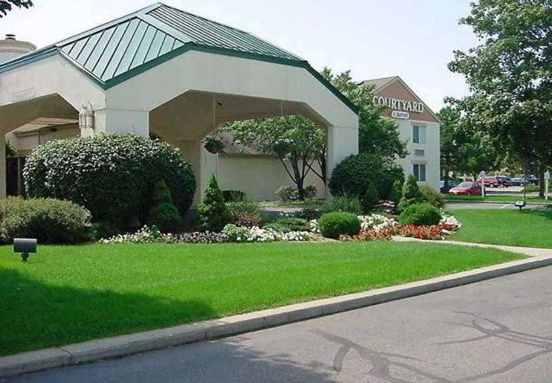 מלון Courtyard By Marriott לנסינג מראה חיצוני תמונה