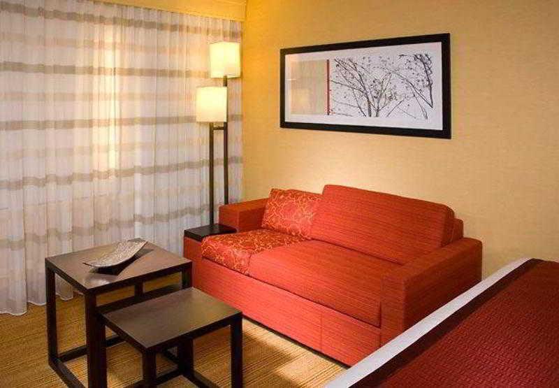 מלון Courtyard By Marriott לנסינג חדר תמונה
