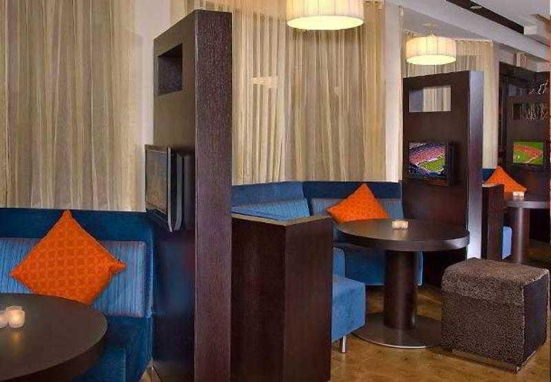 מלון Courtyard By Marriott לנסינג מסעדה תמונה