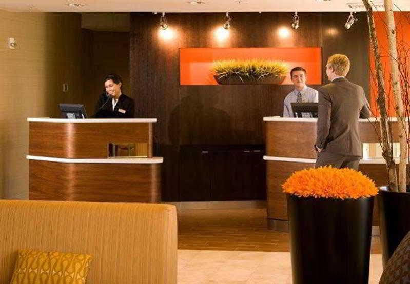 מלון Courtyard By Marriott לנסינג מראה חיצוני תמונה