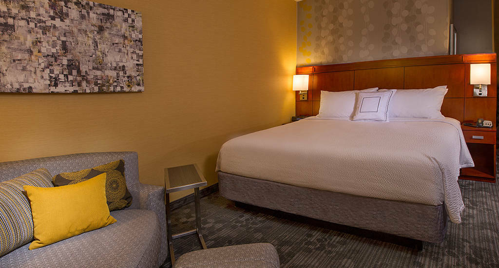 מלון Courtyard By Marriott לנסינג מראה חיצוני תמונה